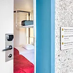 Première Classe Lille Sud Henin Beaumont Hotel 2*