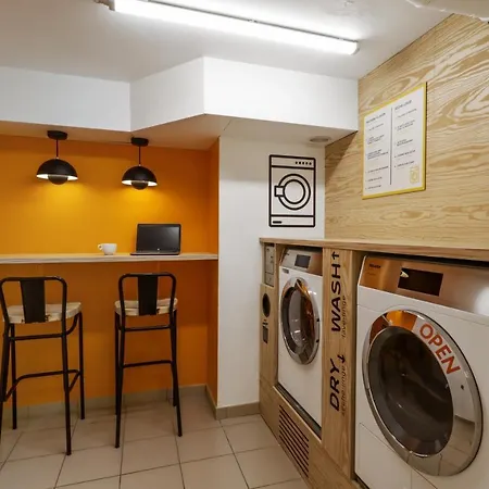 Première Classe Lille Sud Henin Beaumont Hotel