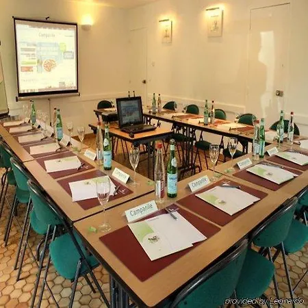 Première Classe Lille Sud Henin Beaumont Hotel 2*