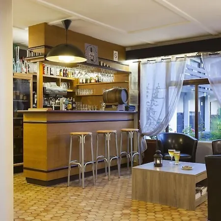 酒店 Premiere Classe Lille Sud Henin Beaumont 2*