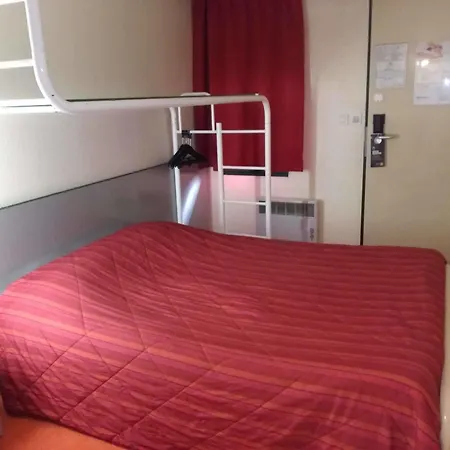 Première Classe Lille Sud Henin Beaumont Hotel