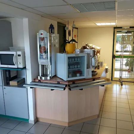 Première Classe Lille Sud Henin Beaumont Hotel