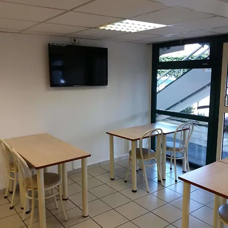 Premiere Classe Lille Sud Henin Beaumont 诺耶勒斯戈达