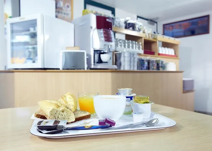 Première Classe Lille Sud Henin Beaumont Hotel 2*